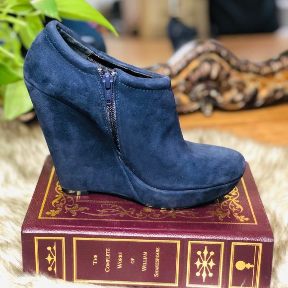 Trouve Blue Suede Platform Wedge Booties size 6 - Picture 3 of 13